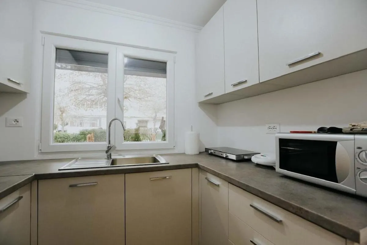 Lapi Guest House Korca Apartment