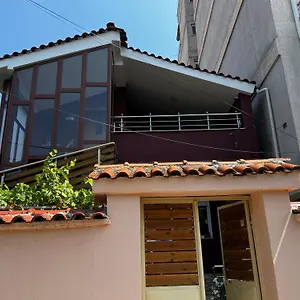  Apartment Retreat In The Centre Of